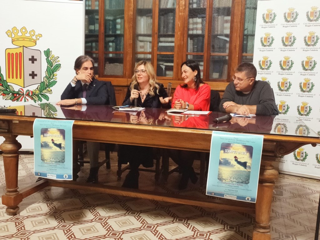 La raccolta poetica “Scampoli di luce” di Domenica Pirilli: «Un atto d’incoscienza e di&nbsp;coraggio»